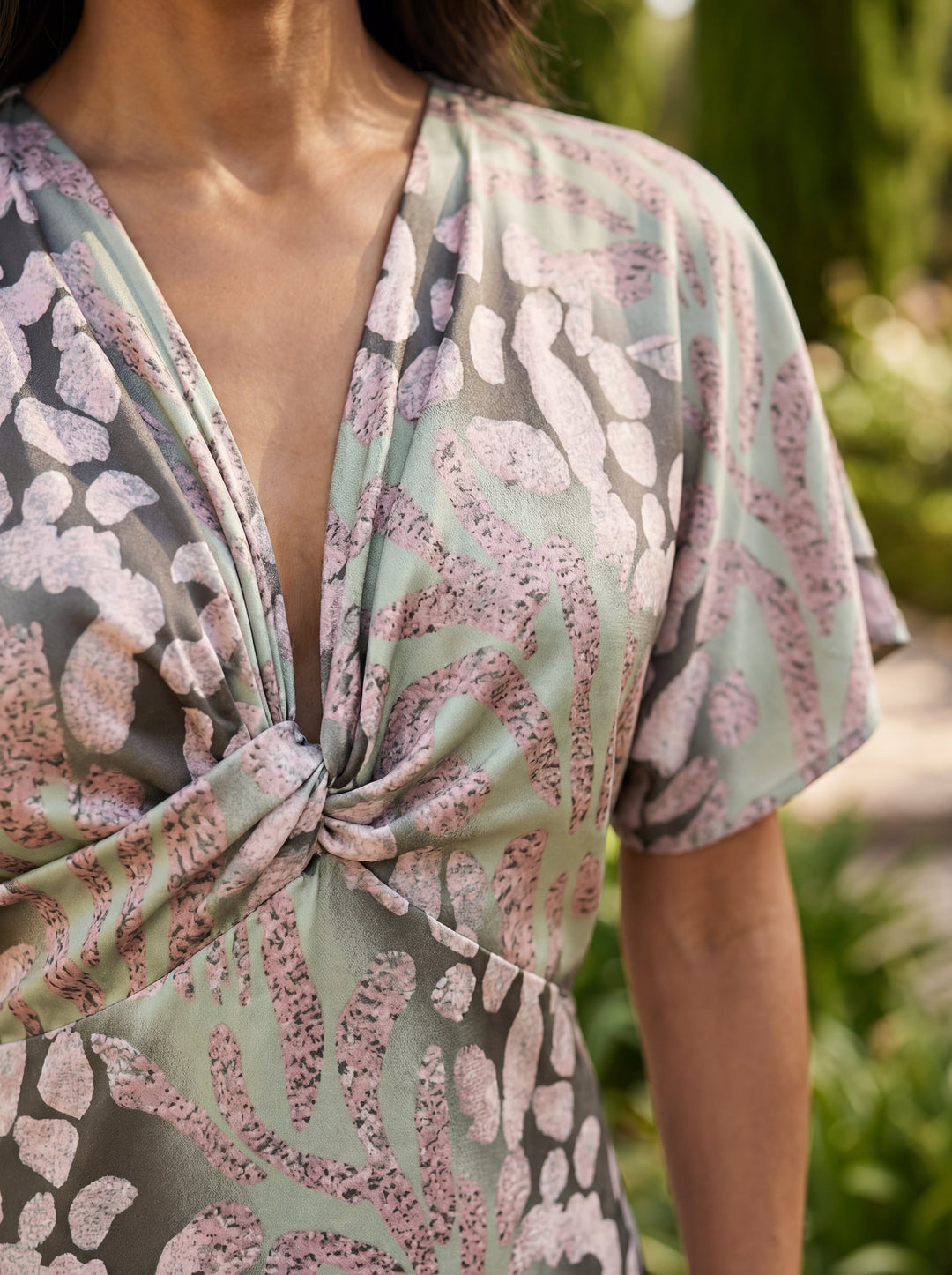 Arrayan | Elegant Wrap Midi Dress